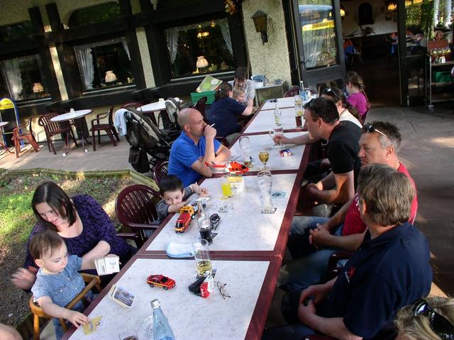 Ostereiertauchen 2011 001.jpg